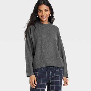 Women's Fine Gauge Crewneck Sweater